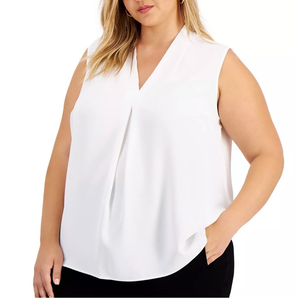 Bar lll White Plus Size Inverted-Pleated Sleeveless Top Size 3X NWT